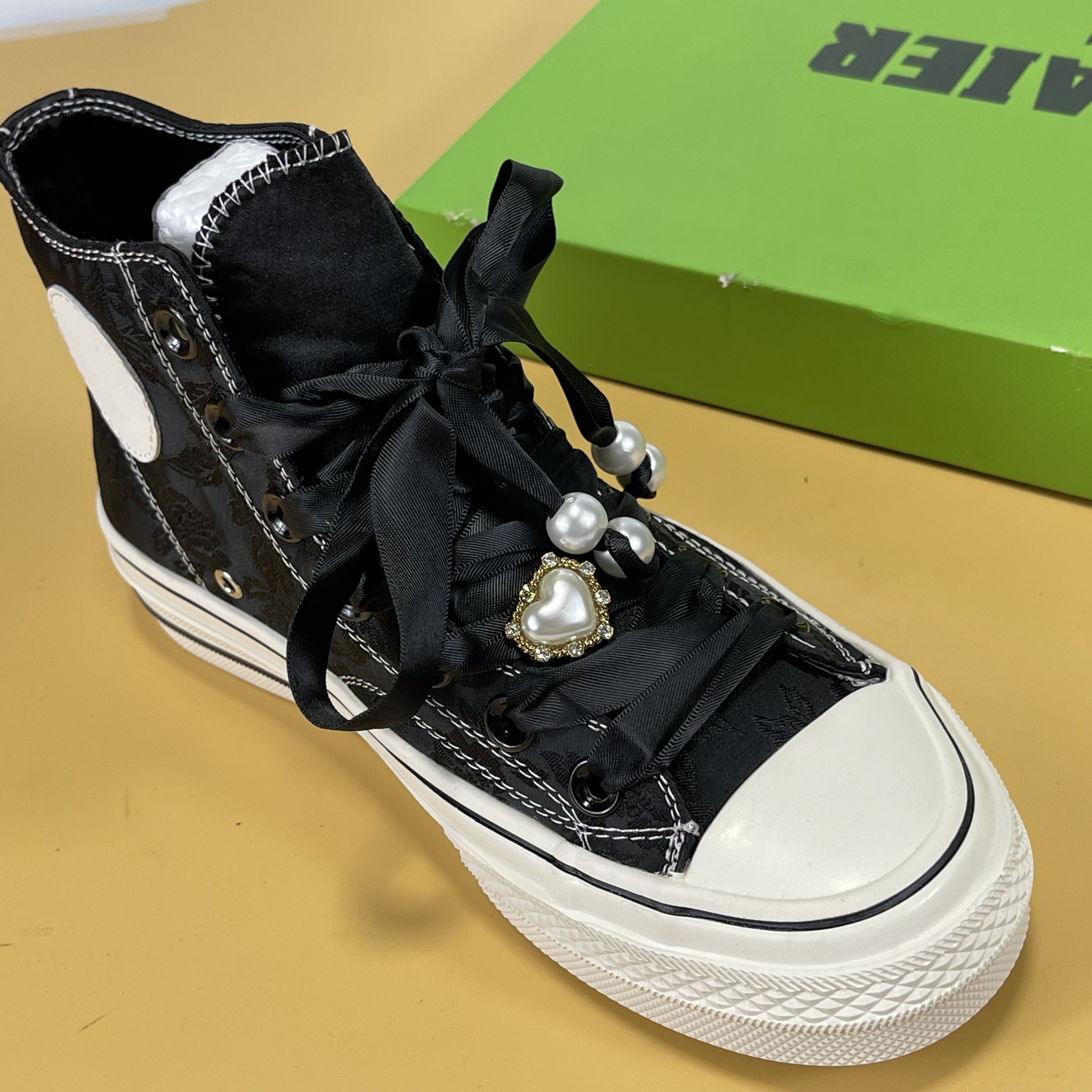 专柜女鞋国风高帮休闲鞋女2025春秋款百搭帆布真皮运动鞋运动板鞋,淘宝优惠券,粉丝福利购,淘宝优惠卷