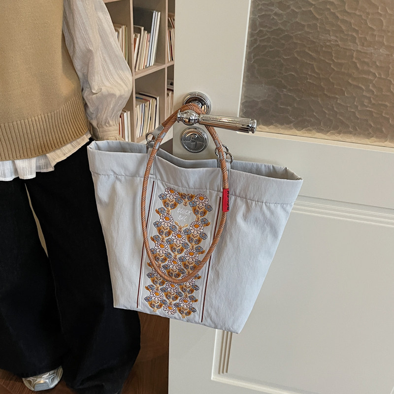 日系复古刺绣购物袋帆布包大容量单肩水桶手提袋上班通勤包托特包,淘宝优惠券,粉丝福利购,淘宝优惠卷