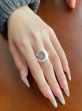 磨砂拉丝月牙戒指女个性月亮简约开口指环ins风小众网红食指戒潮