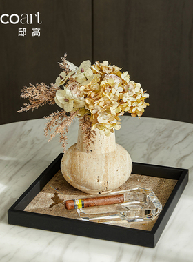 邸高酒店工作台会议室桌面摆花