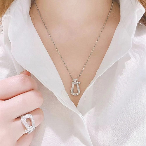 满钻马蹄扣项链 女纯银玫瑰金黄金色U形竖版大号锁骨链轻奢高级感 - 图3