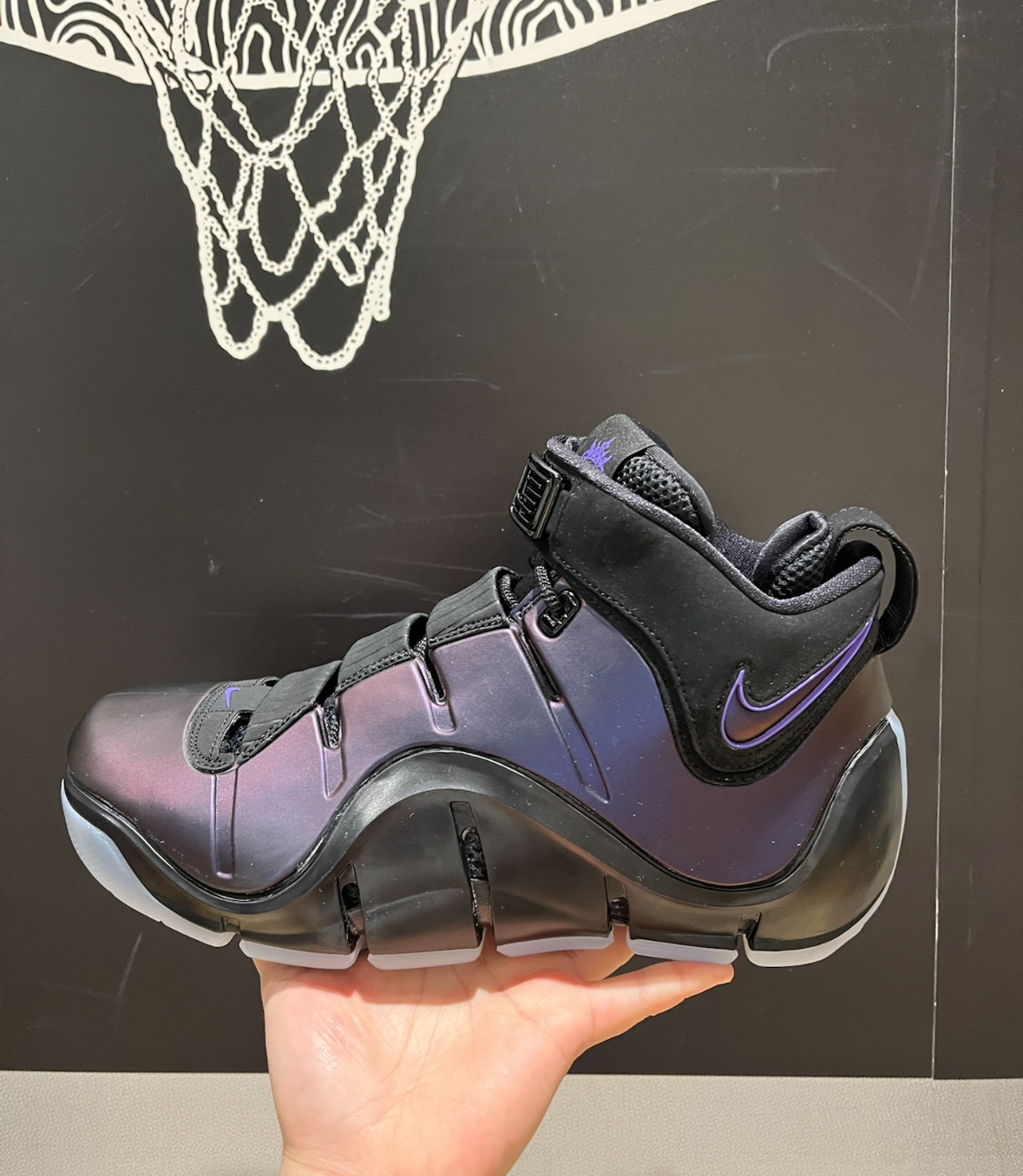 Nike Lebron 4 Eggplant詹姆斯LBJ4茄子黑紫男子篮球鞋FN6251-001 - 图1