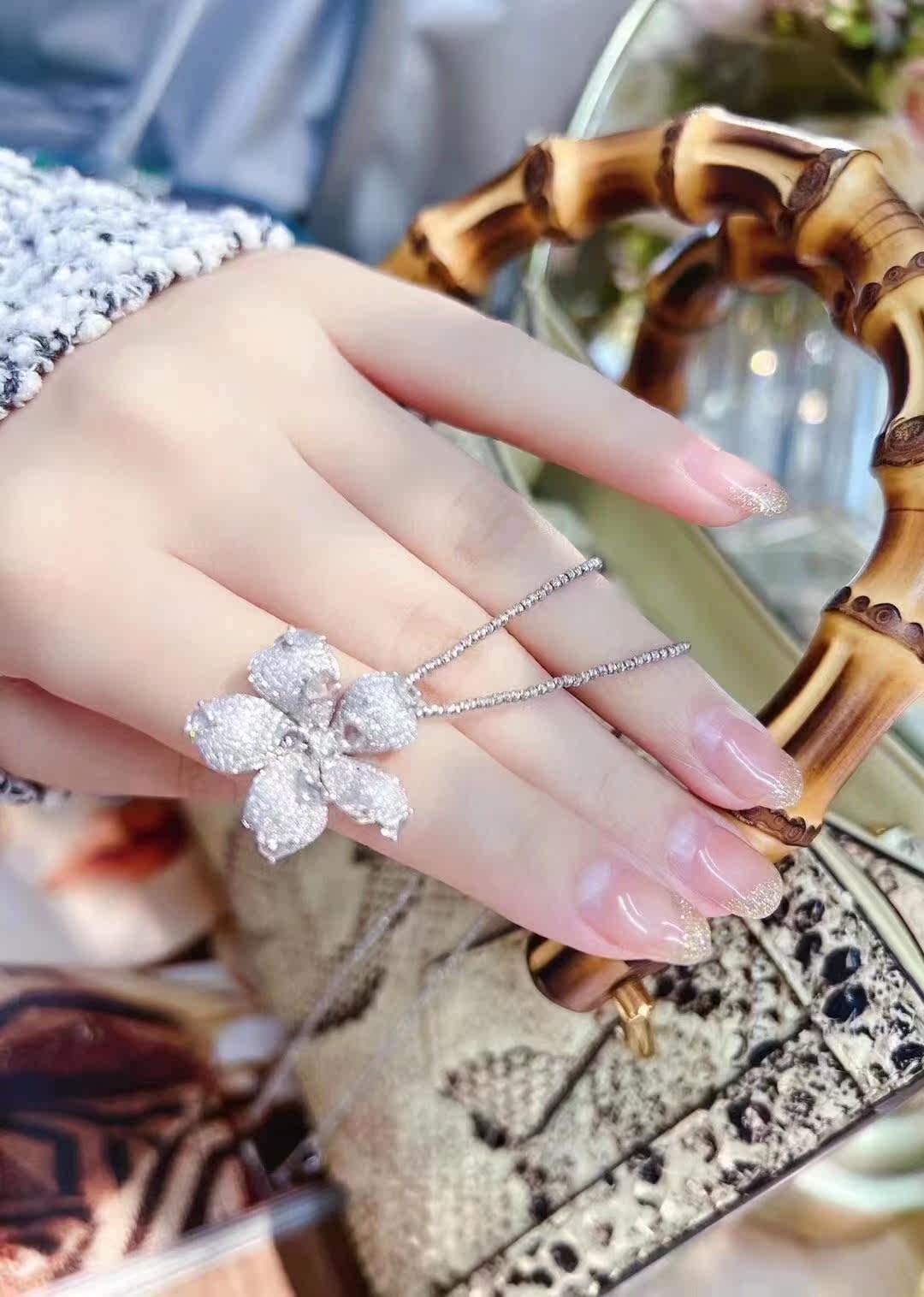 女18k金镶 1.02克拉天然南非高品质钻石玫瑰钻吊坠真金真钻送证书