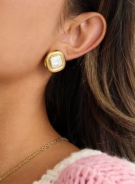 法式风新款项链轻奢小众巨美百搭款医用钛钢镀金短款不掉色毛衣链