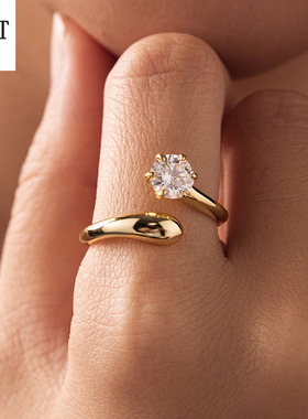 经典六爪一克拉莫桑石开口戒指婚