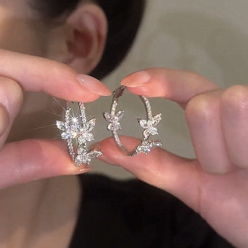 2024新款高级满锆石蝴蝶耳圈耳环轻奢小众设计气质百搭耳钉耳饰女 - 图3