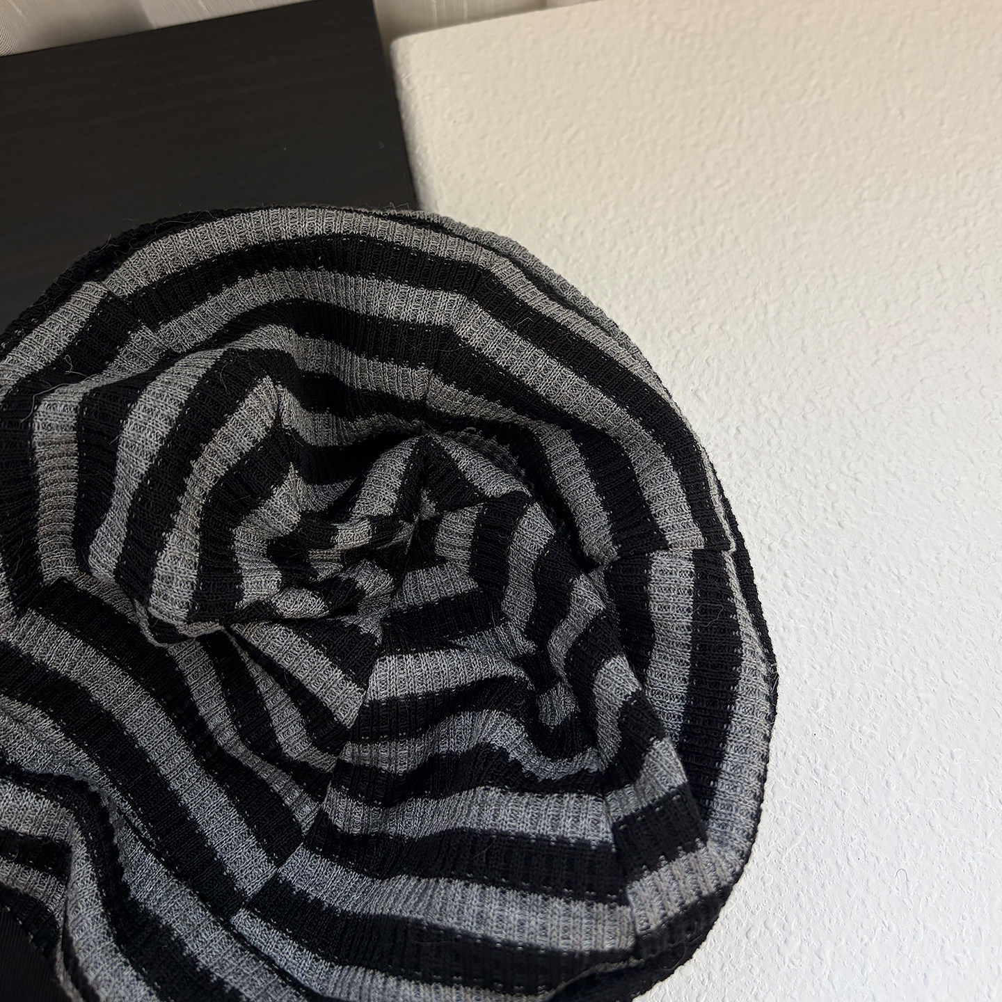 新款复古条纹针织鸭舌帽女修饰脸型秋冬保暖护耳短檐百搭堆堆帽,淘宝优惠券,粉丝福利购,淘宝优惠卷