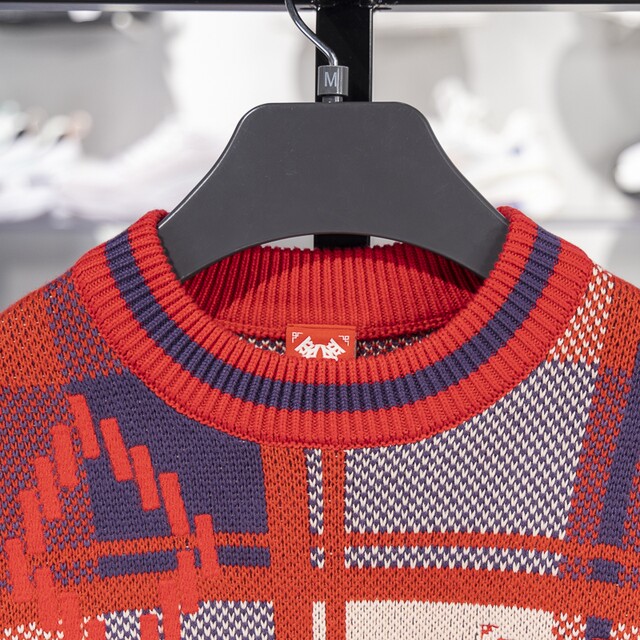 Li Ning pullover sweater ແມ່ນອົບອຸ່ນແລະສະດວກສະບາຍ