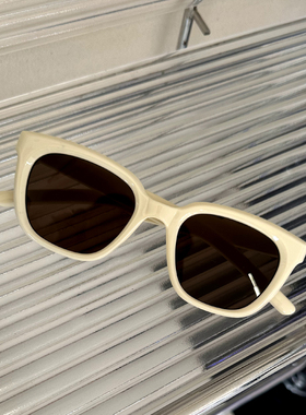 网红款白框墨镜女韩国墨镜