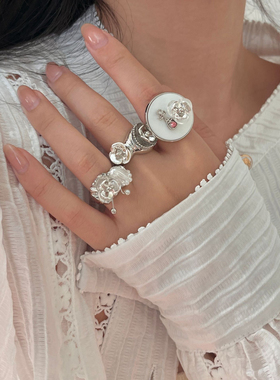 超仙轻奢高级感手工蝴蝶结米珠串珠弹力戒指个性时尚气质指环戒子