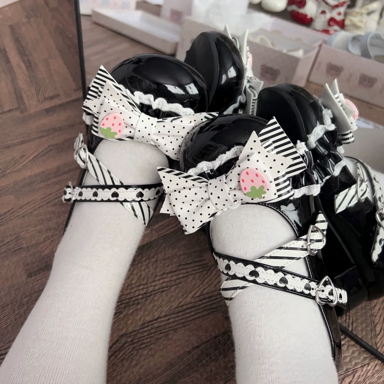 Genuine cute strawberry, (Physicals), with little bears, Lolita style