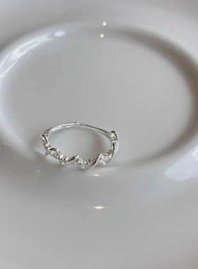 缠绕波浪戒指女韩版简约风曲线时尚通勤不规则百搭交叉开口食指环
