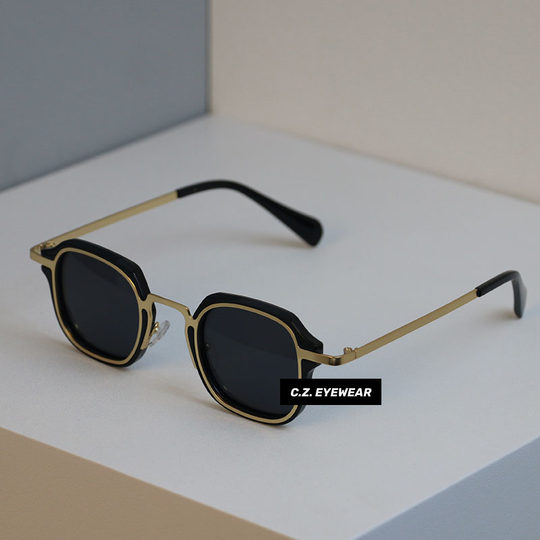 Japanese yuppie medieval small square frame sunglasses