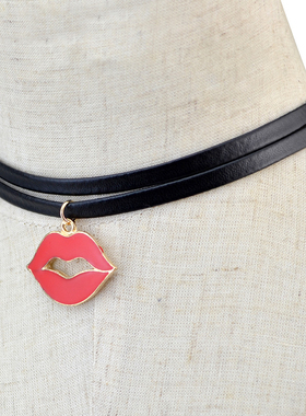 新款复古嘴唇金属项圈女黑色皮革双层可调节个性choker颈环