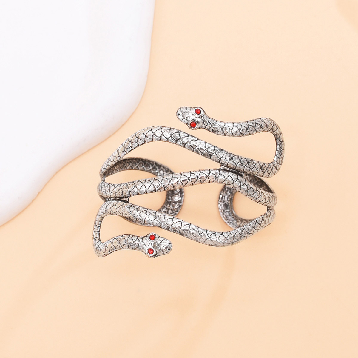 扭曲缠绕小蛇开口复古做旧手镯银色小众设计感手饰批发古风配饰 - 图3
