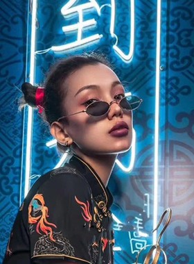 国潮风太阳镜透明红色镜片椭圆形复古街拍小红书潮人墨镜个性嘻哈