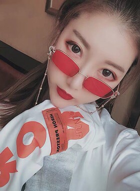 韩国方形ins超火眼镜红色带链条墨镜女网红同款小脸蹦迪太阳镜潮