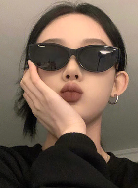 个性黑色窄框墨镜女科技感配饰太阳镜欧美时尚高级感网红眼镜拍照