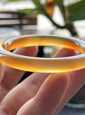 云臻阁珠宝天然黄冰俏色一点红鸿运当头玛瑙高冰黄玉髓圆条手镯55