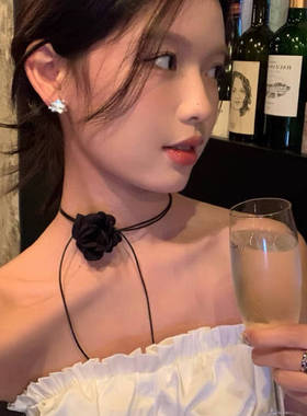 冷淡风暗夜玫瑰系带气质颈链项链女轻奢小众设计感高级甜酷锁骨链