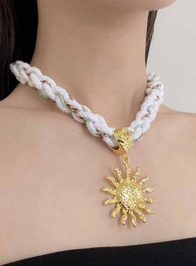 高级感金色太阳吊坠项链锁骨链女