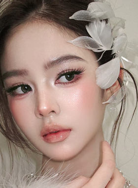 法式风白色羽毛花朵头网纱羽毛侧面盘发新娘仙气复古边夹结婚头饰
