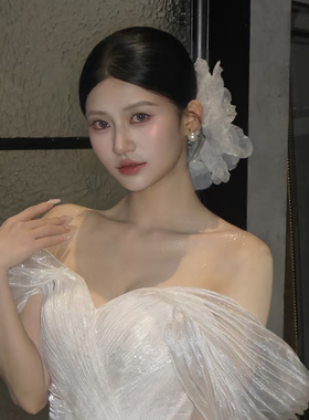 森系超仙白色花朵发簪新娘绢纱盘发头饰高级感甜美造型配饰