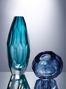 轻奢新中式风售楼处玻璃抽象摆件