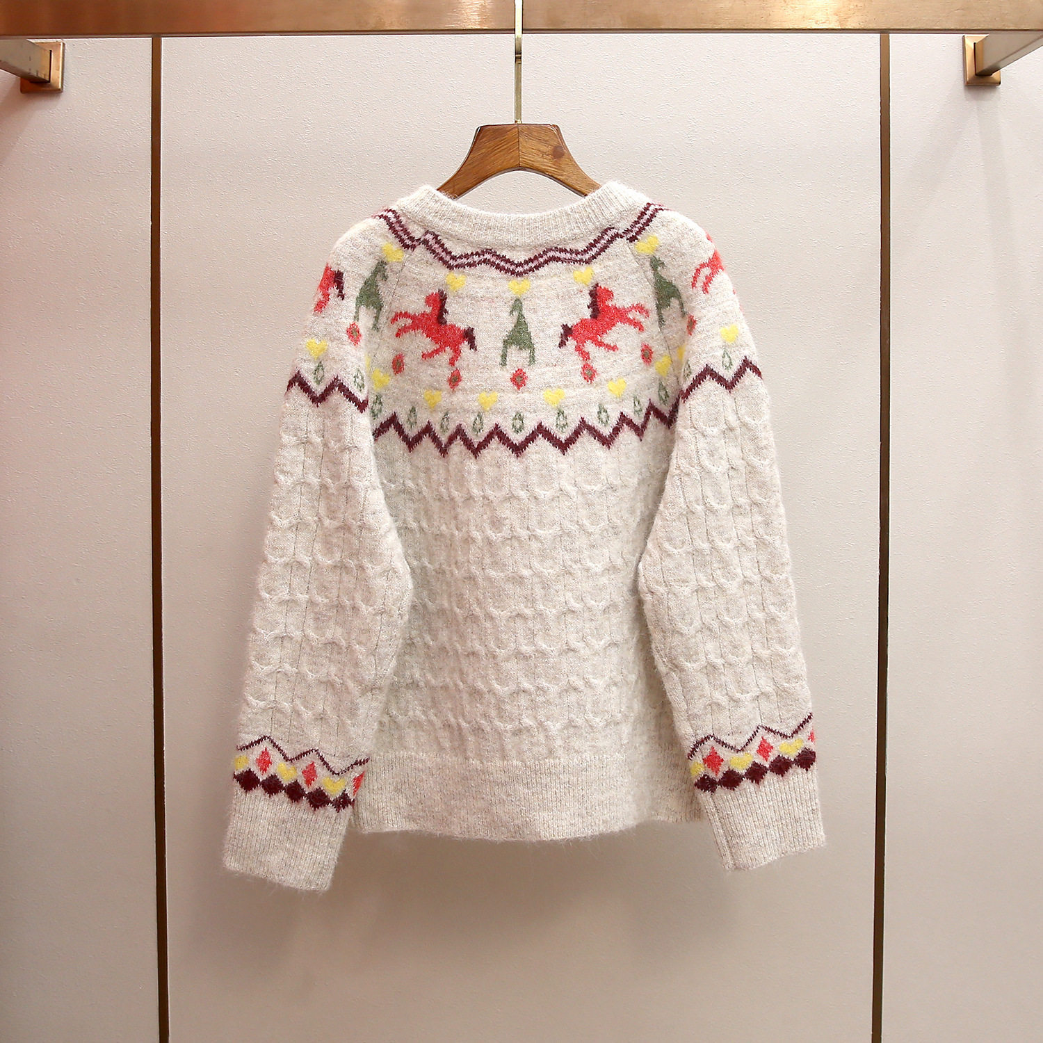 深圳南油高端女装春季新款法式费尔岛撞色圆领毛绒绒针织衫外套女,淘宝优惠券,粉丝福利购,淘宝优惠卷