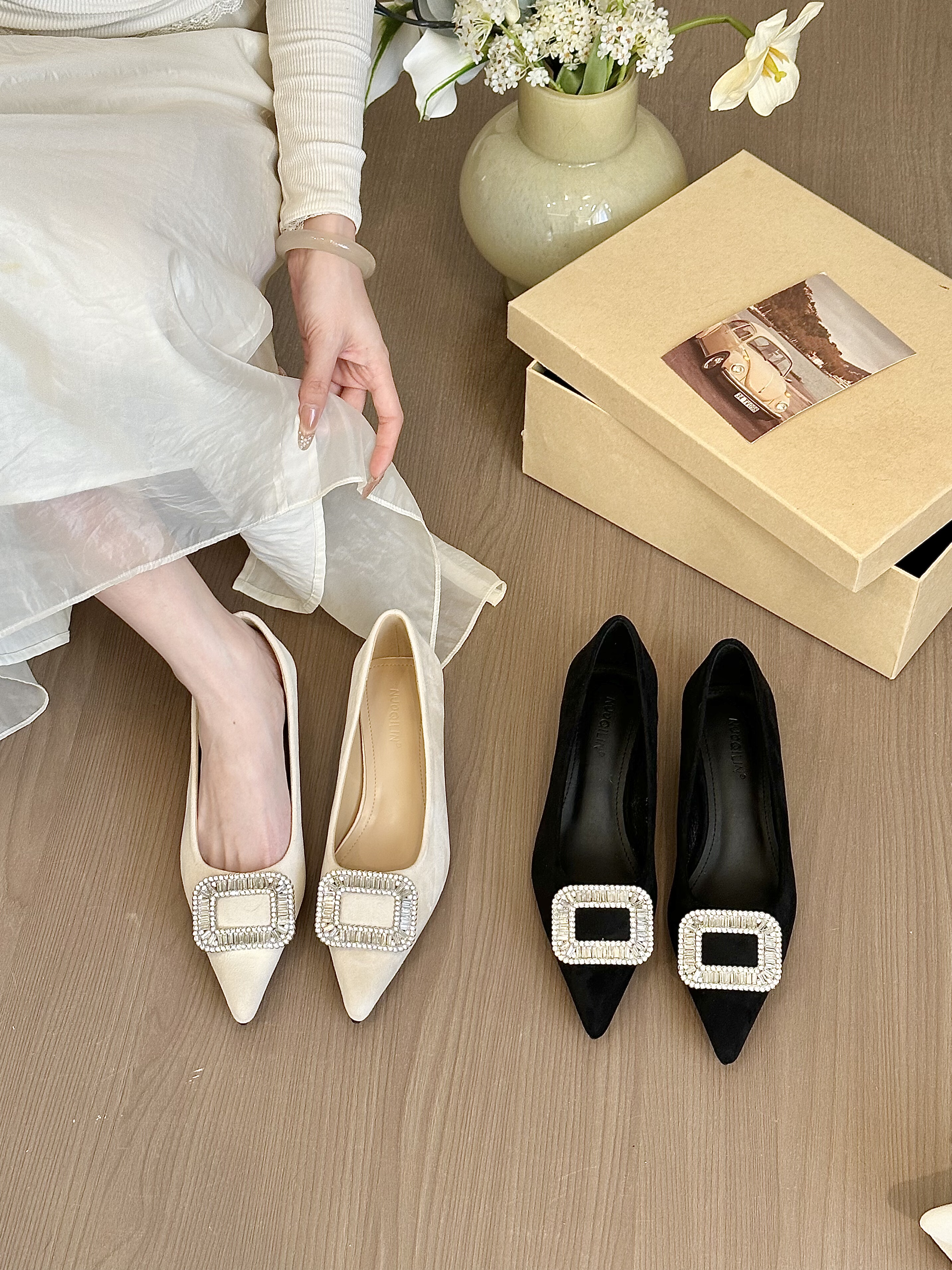 titing温柔馥白！气质绒面尖头水钻方扣猫跟单鞋女春2026高跟鞋,淘宝优惠券,粉丝福利购,淘宝优惠卷