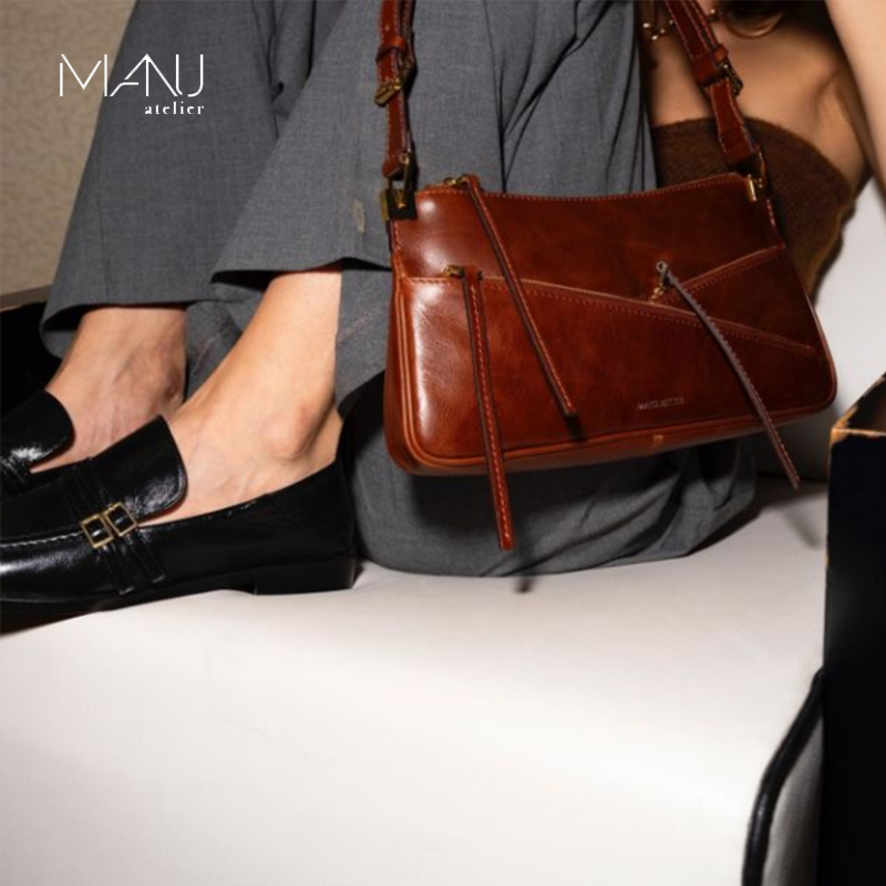 MANU Atelier 牛皮 Three Zipped Baguette Bag 单肩包