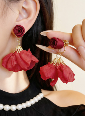 Dopamine Vault」春不落.酒红玫瑰花苞耳钉雪纺扇形花朵耳环耳夹