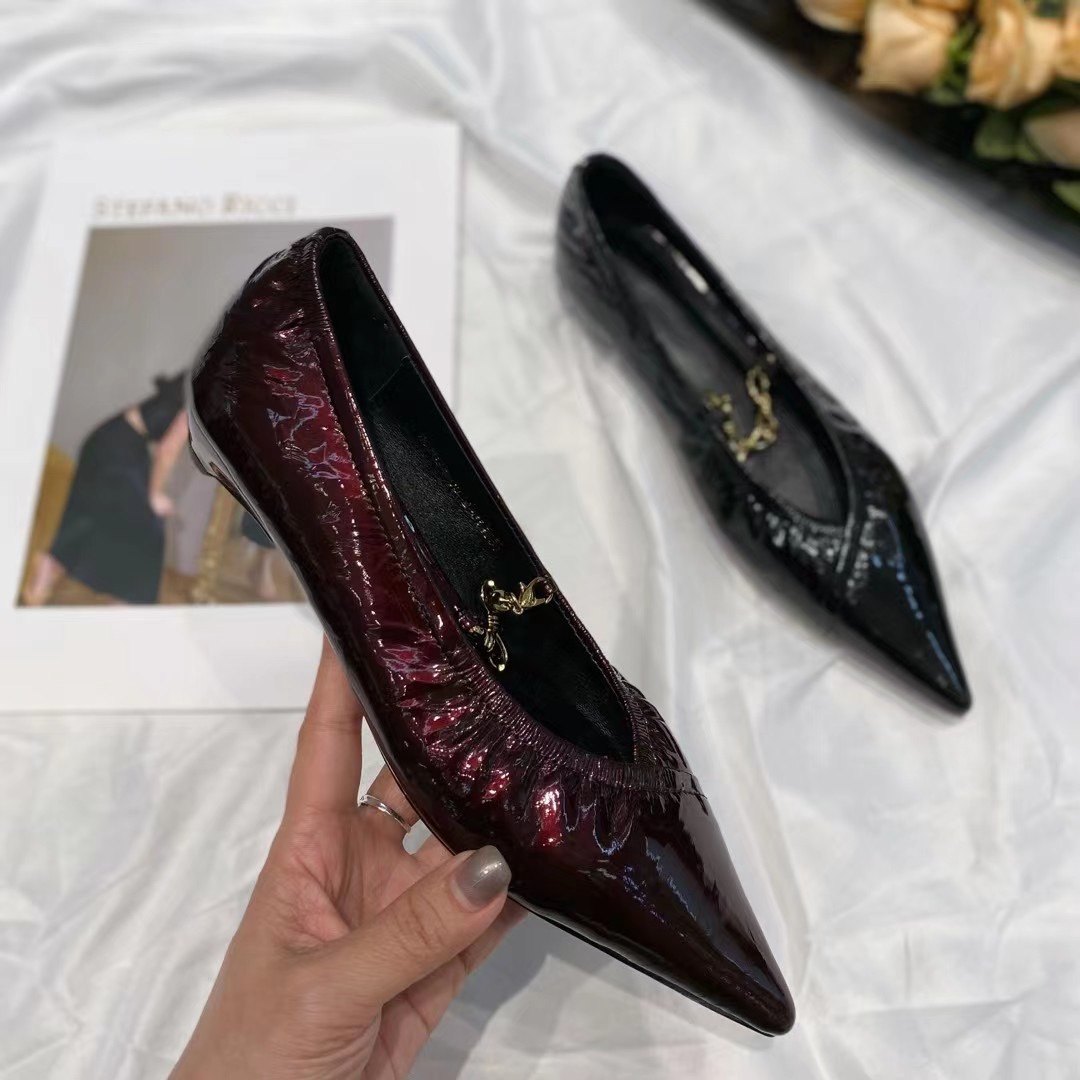 欧洲站新真皮女鞋漆皮尖头低跟平底鞋金属链条玛丽珍鞋单鞋奶奶鞋