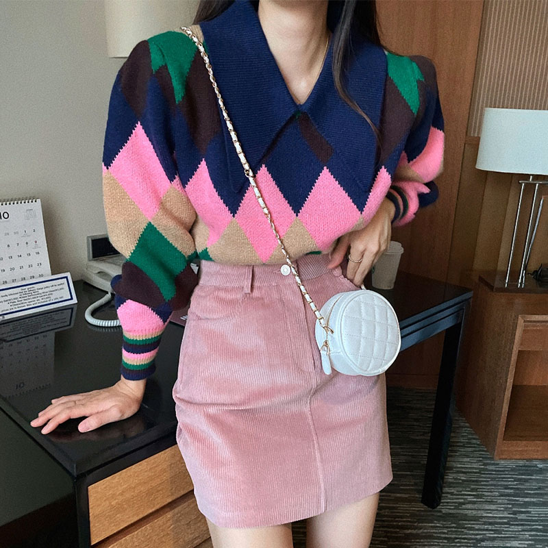 韩国chic减龄尖尖领撞色菱格宽松针织毛衣+灯芯绒高腰包臀半身裙