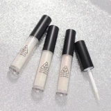 Li Jiaqi рекомендует блестки с жидким тени для век.