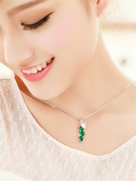 天然冰种玉髓吊坠福豆子翡翠帝王