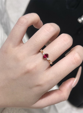 镶嵌鸽血红宝石戒指女中古风轻奢
