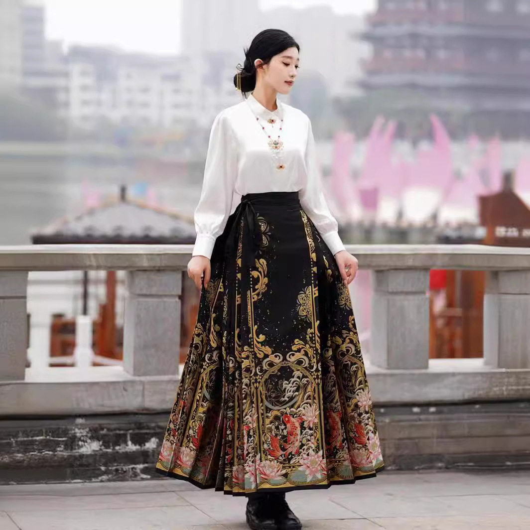 2026年织金妆花成人女生马面裙[莲年有鱼]敬酒订婚服套装重工刺绣,淘宝优惠券,粉丝福利购,淘宝优惠卷