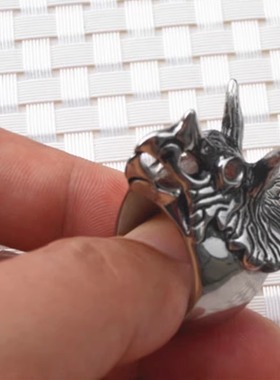 武器钛钢犀牛男士女款防狼扳指