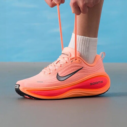 Nike/耐克 Vomero Plus 时尚舒适低帮跑步鞋男款白色IH2268-100 - 图1