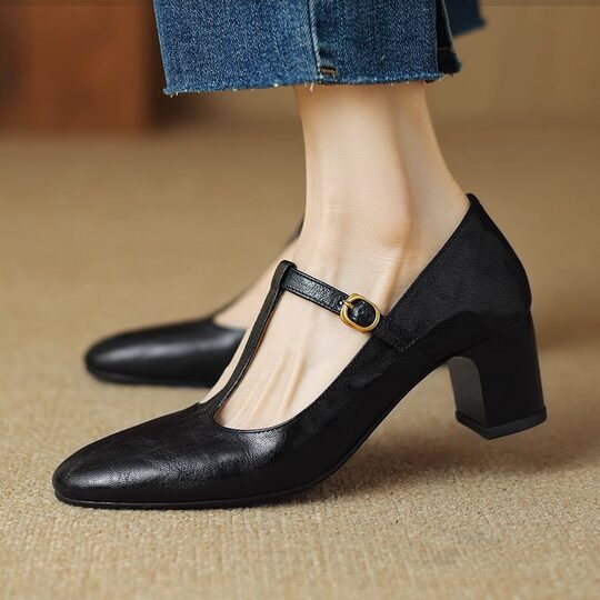 French vintage T-buckle Mary Jane shoes