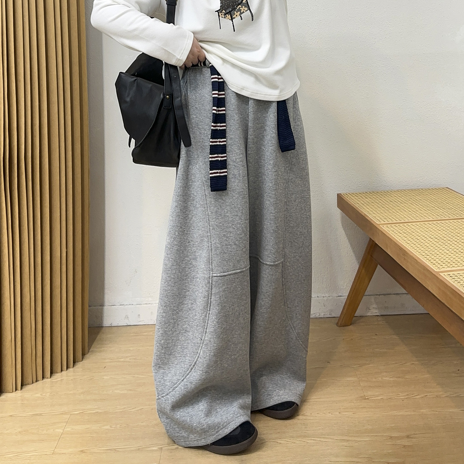 大码黑色弯刀裤女秋冬加绒胖mm梨型身材高腰宽松显瘦阔腿运动卫裤,淘宝优惠券,粉丝福利购,淘宝优惠卷