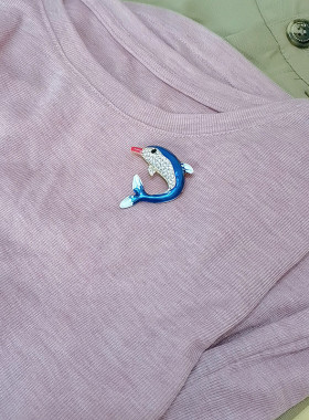 新款可爱海豚胸针蓝色珐琅彩釉胸花别针男女西服配饰开衫别针