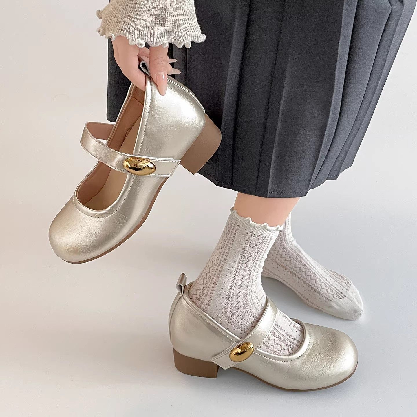 日本GP复古白色法式粗跟浅口单鞋女2026新款内增高配裙子玛丽珍鞋,淘宝优惠券,粉丝福利购,淘宝优惠卷