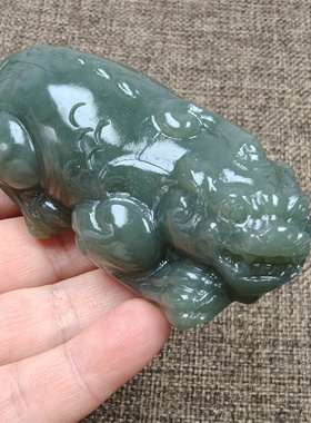 天然新疆和田玉青白玉且末糖原石雕刻手把件貔貅吊招财进宝坠挂件