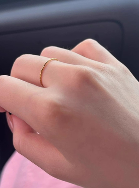 极细波光粼粼素圈钛钢戒指气质轻奢小众高级感百搭食指叠戴指环