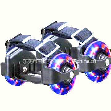 Convenient roller skating, the most popular model in foreign countries, is a four-wheeled means of transportation for street use