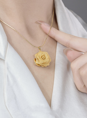 双层叠戴玫瑰花吊坠项链女2025新款轻奢高级设计感锁骨链颈链配饰