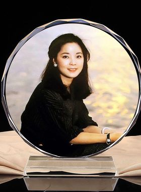 纪念品台湾歌星人偶模型水晶摆件