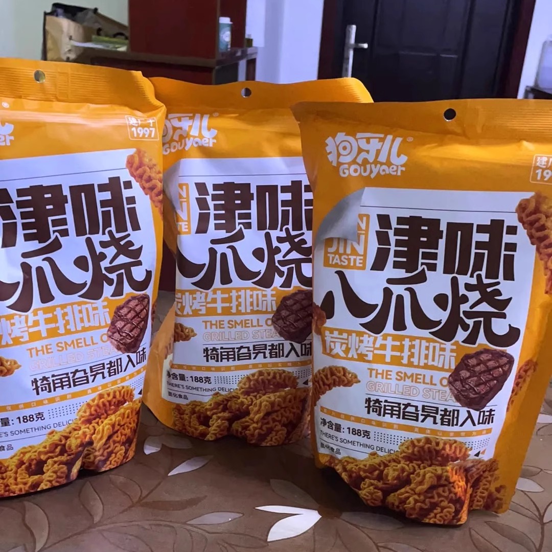狗牙儿津味八爪烧麻辣牛排烧烤口味休闲零食膨化食品小吃188g - 图0